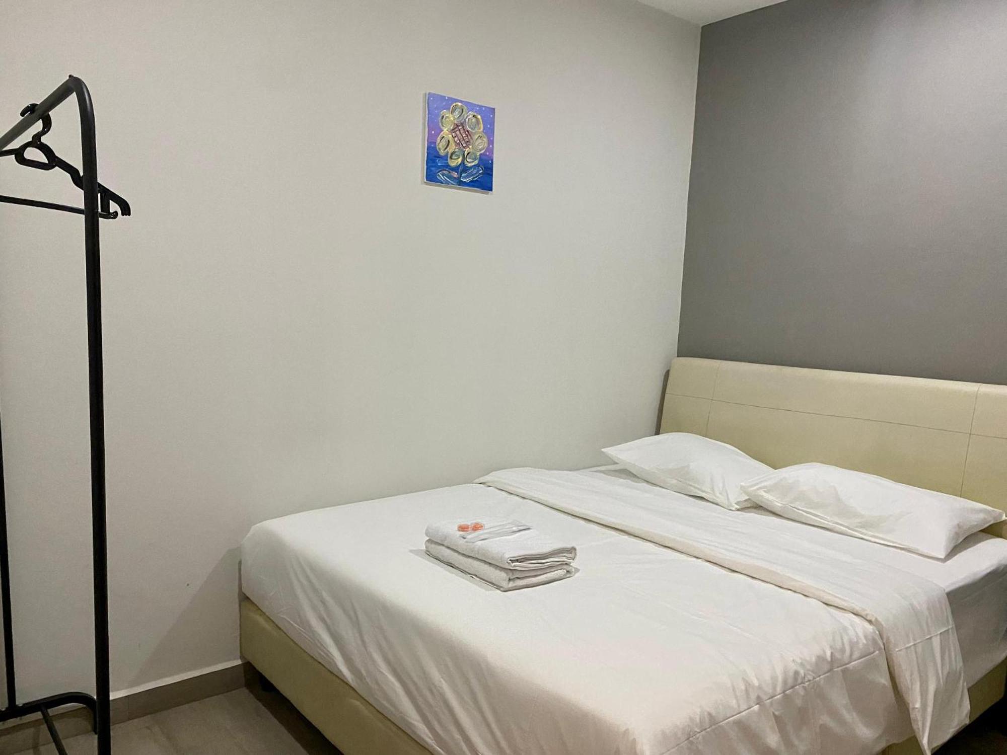 Aayu Muntri Hostel จอร์จทาวน์ ภายนอก รูปภาพ